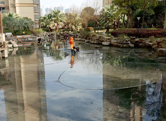 鼎湖景观池淤泥清理