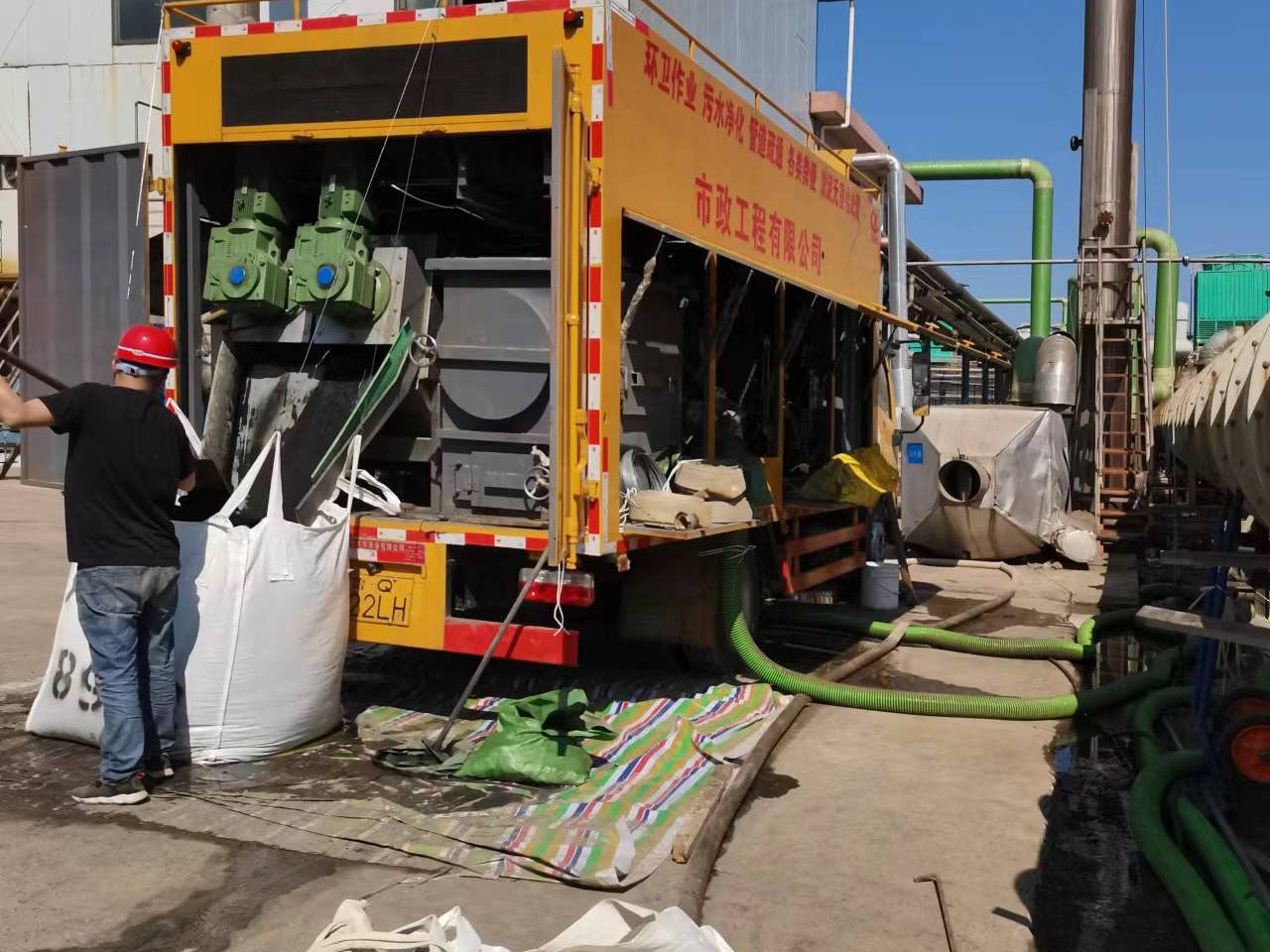 鼎湖淤泥压干处理